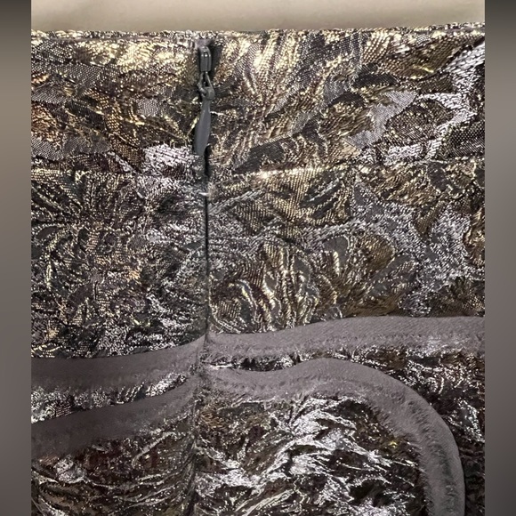 Monique Lhuillier Silver & Gold Brocade Floral Pencil Skirt Size 2 - Picture 10 of 12